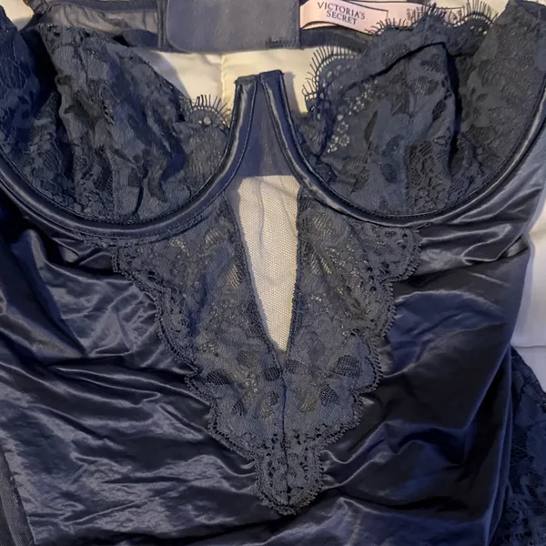 Victorias Secret Elegant Lace Trimmed Blue Bodysuit - Image 3