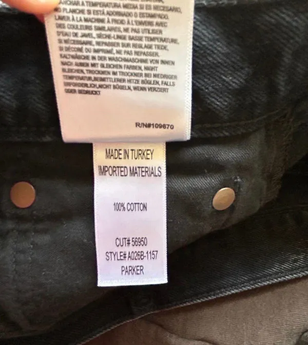 AGOLDE New Without Tags-Parker Vintage Cut Off Short - Size 27 - Image 10