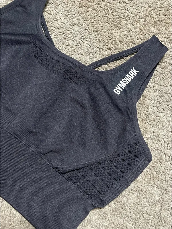 Black GYMSHARK Energy Seamless Sports Bra / Crop Top Size M, w. Medium Support - Image 3