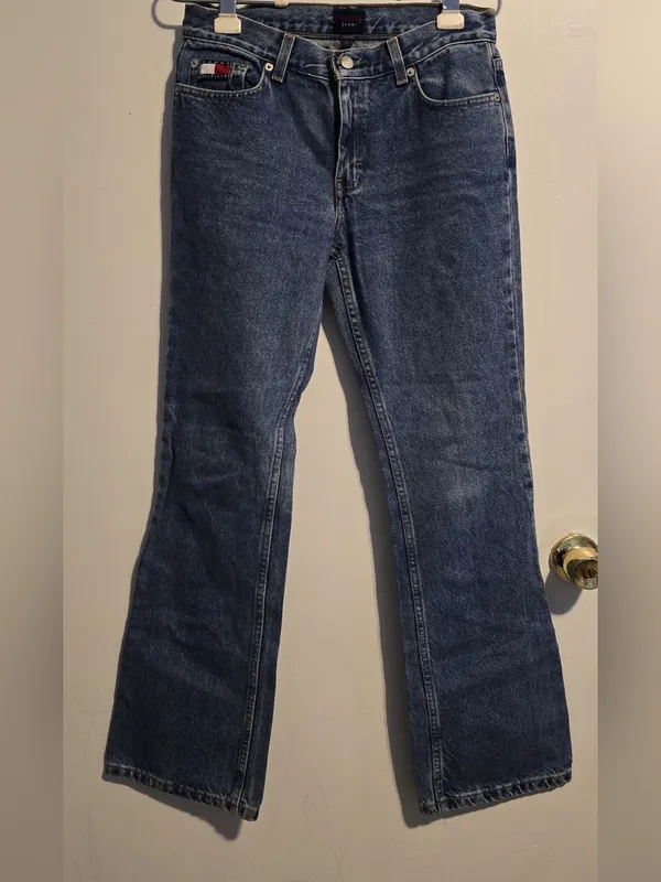 Tommy Hilfiger Women’s Classic Dark Blue Bootcut Jeans - Image 2