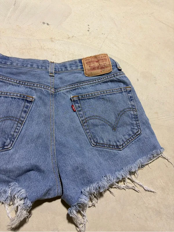 Levi’s Classic cut off Blue Denim Women's Shorts 28 - Image 8