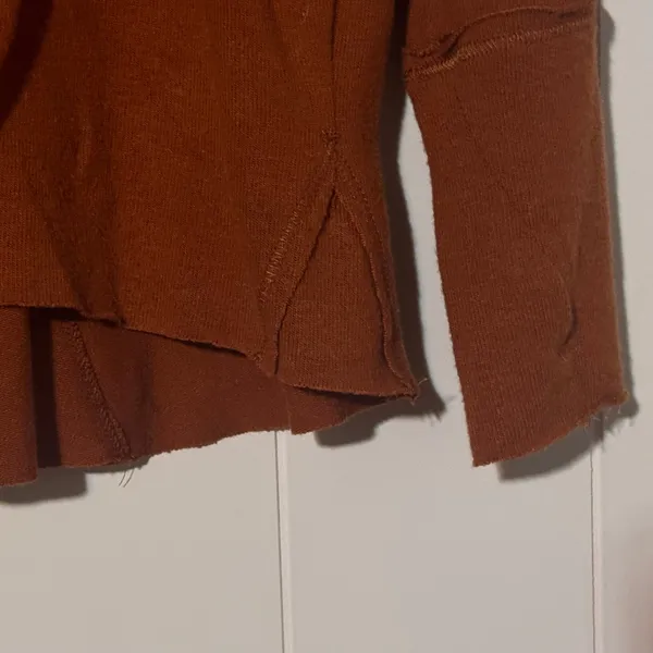 Michael Stars Women's Medium Rust Long Sleeve High Low Hem Soft Knit Top - Image 8
