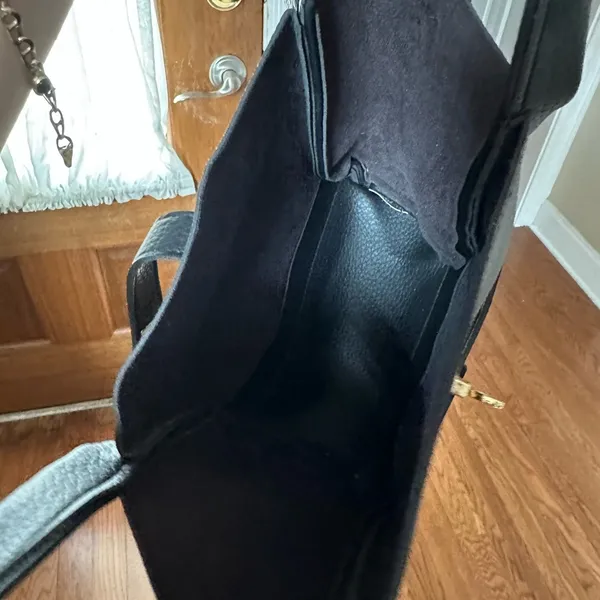 Black Structured Leather Tote Bag with Gold Hardware - Image 3