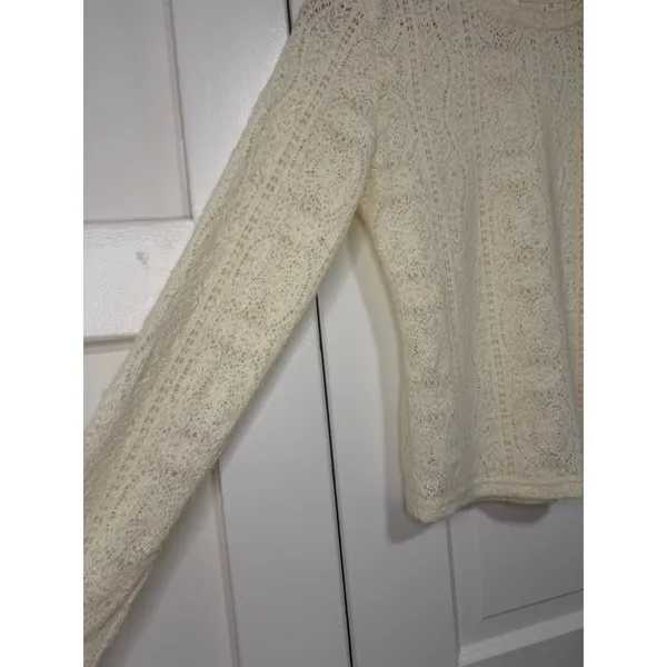 Commense Cream Lace Knit Long Sleeve Crew Neck Fuzzy Top NWOT - Image 8