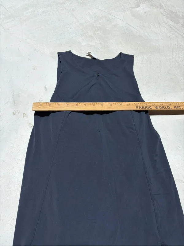 Zella Sleeveless Black tennis Dress built in shorts medium - Image 3