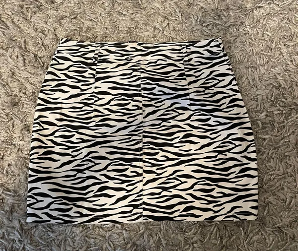 Mini Skirt - Image 4