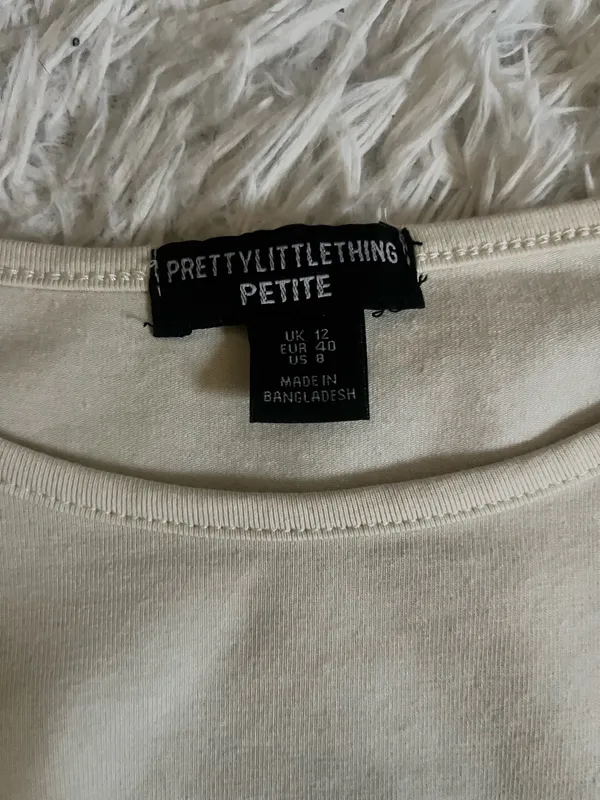 Pretty little thing sand long sleeve crop top - Image 2