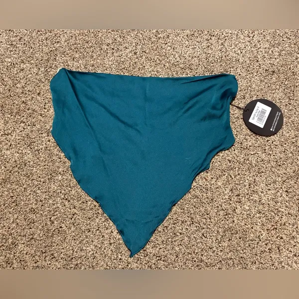 NWT White Fox Boutique Nights with you crop top forest green size Medium - Image 3