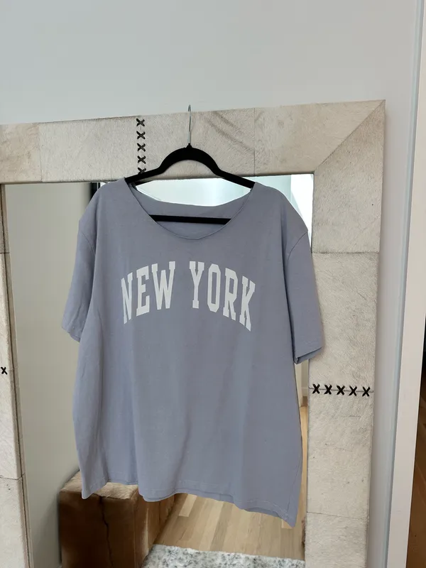 Brandy Melville Off The Shoulder New York Tee Shirt - Image 4