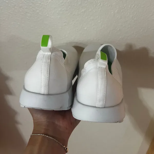 OOFOS OOmg Sport Low recovery slip-on shoes in white US9 / 40 - Image 4