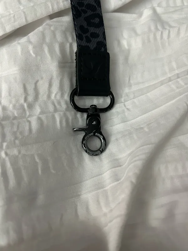 SheIn Leopard print keychain - Image 2