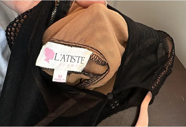 L’Atiste Black and Nude Lace Cocktail Dress - Image 4