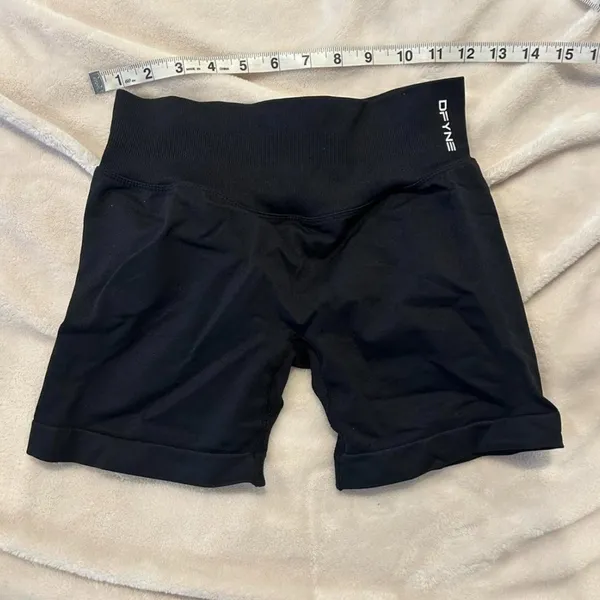 Dyfne Black Shorts - Image 5