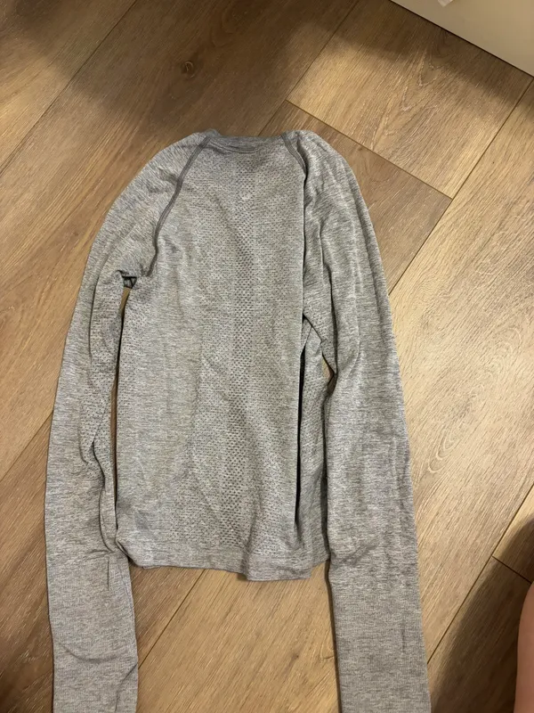 Lululemon Swiftly Tech Long Sleeve Race Length - Image 3