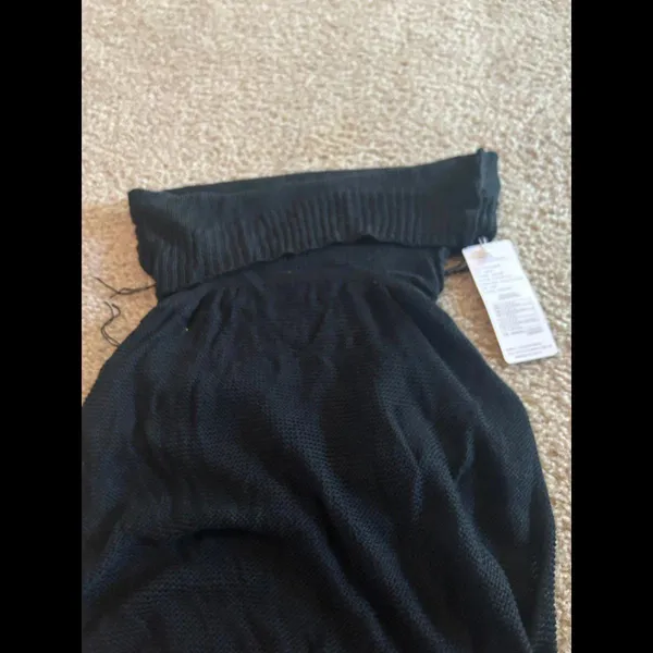 Size medium top Shirt Sweater Black Color - Image 3