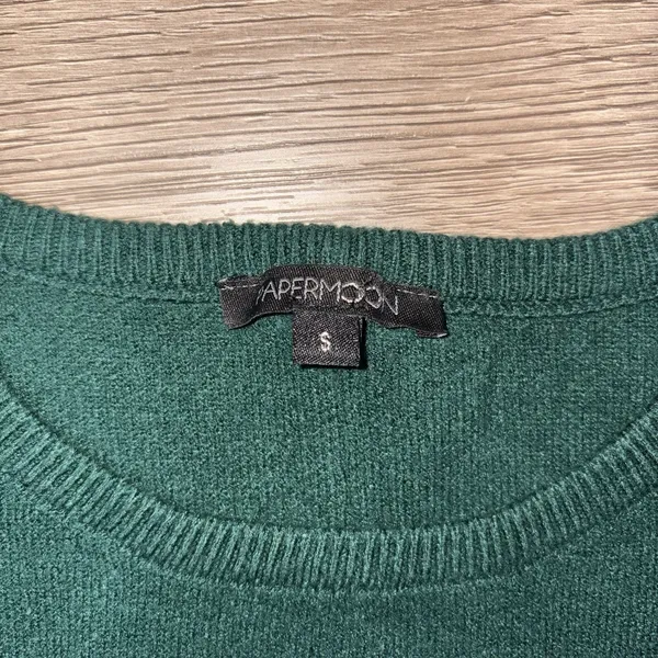 Papermoon Boutique Women's Green Cropped Sweater Small - Image 2