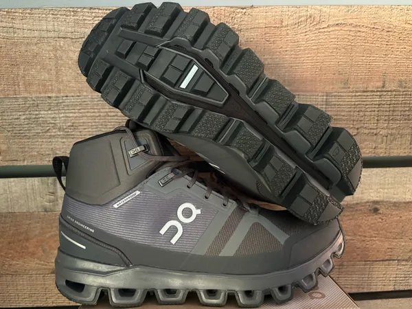 On Cloud Waterproof Shoes - Image 4