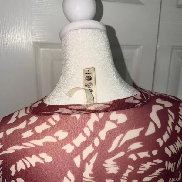 SKIMS‎ Women's Summer Mesh Short Sleeve Top Size Large Raspberry Swirl NWOT - Image 3