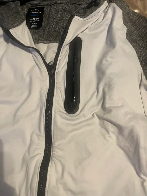 Outfitters AEACTIVE 360 Extreme Flex Medium Zip up Hoodie - Image 2