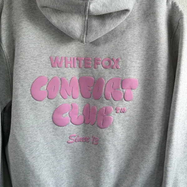 White Fox Comfort Club Hoodie S/M White Mist Pink Logo Oversized Pullover Fleece - Image 7