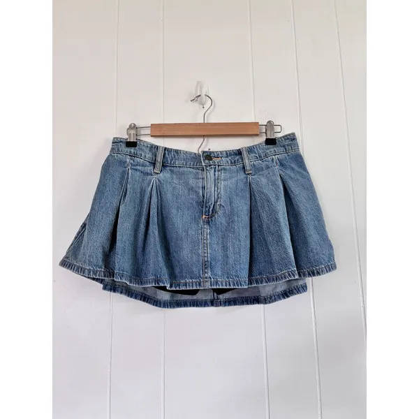 Hollister Womens Pleated Denim Micro Skort Medium Wash Blue Size M Elastic Waist - Image 3