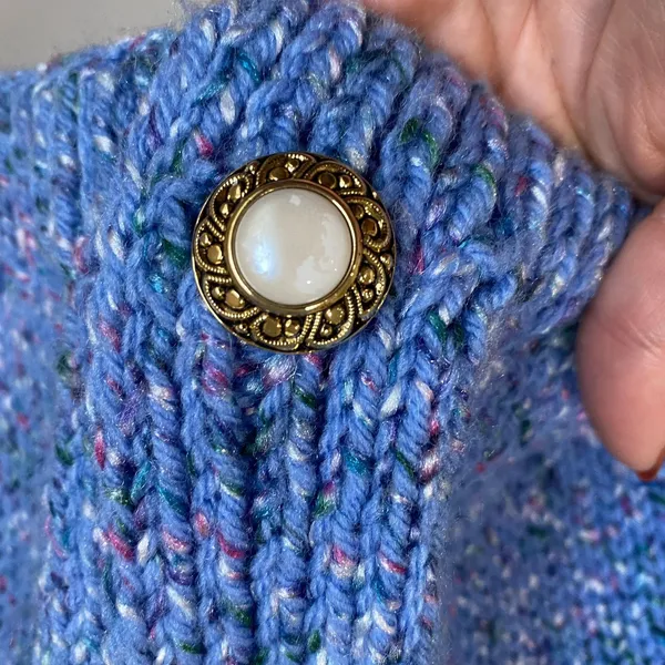 Source Unknown Boutique‎ Dreamy Blue Pointelle Knit Cardigan with White Buttons Size Medium - Image 7