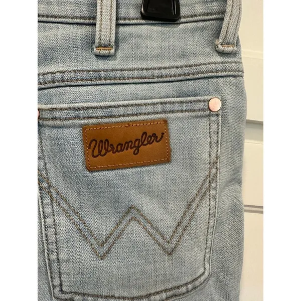 Wrangler Jean women’s 28 Jean short 3” inseam western cowgirl casual - Image 5