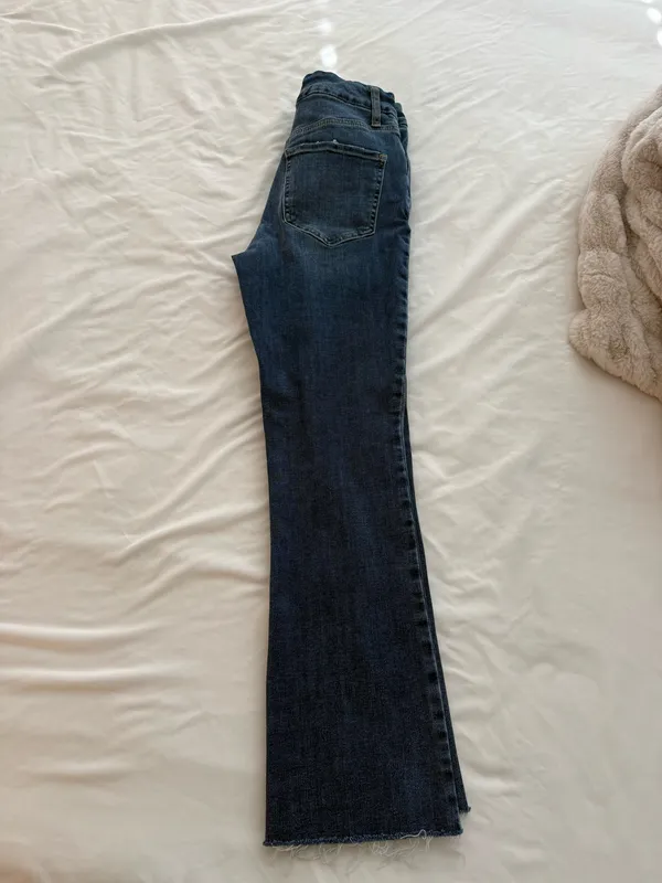 Express Cropped Flare Jeans - Image 2