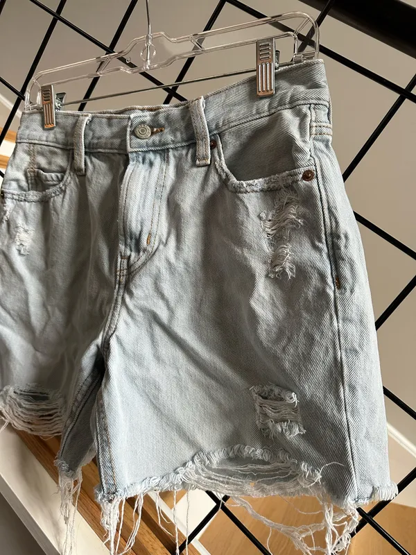Old Navy Slouchy Straight Jean Shorts - Image 2