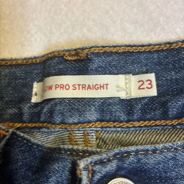 Levi’s Women’s Jeans Low Pro Straight Size 23 Medium Wash - Image 2