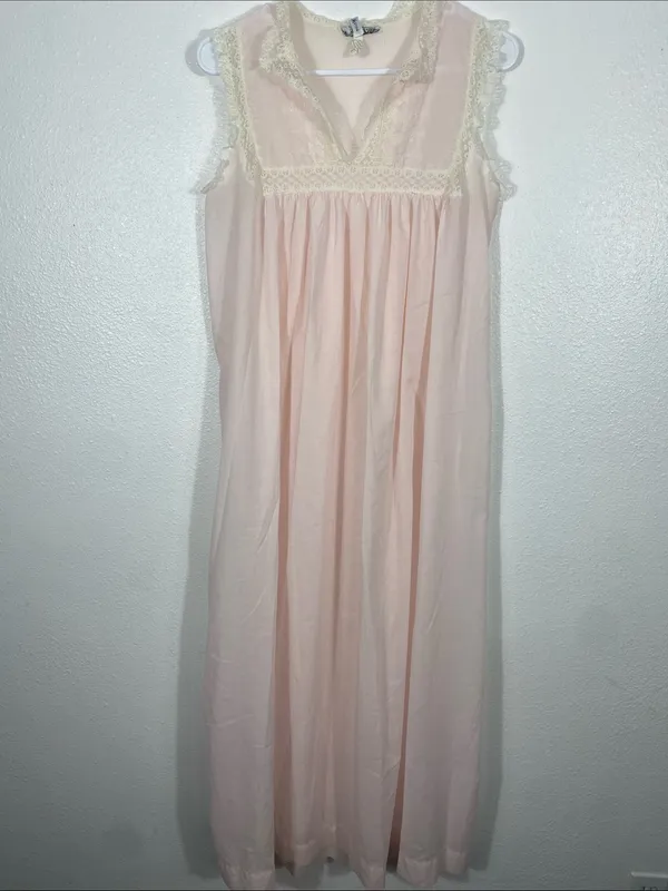 Vintage Christian Dior Lingerie Pink Lace Coquette Long Nightgown 70s 80s Size S - Image 2