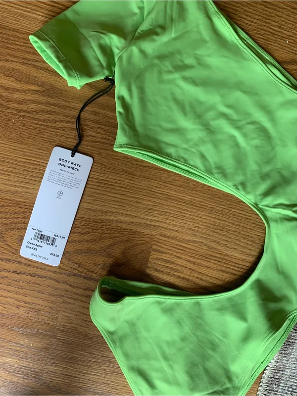 NWT ALO Yoga Neon Green Body Suit Women Size XXS Athletic Short Sleeve New - Image 2