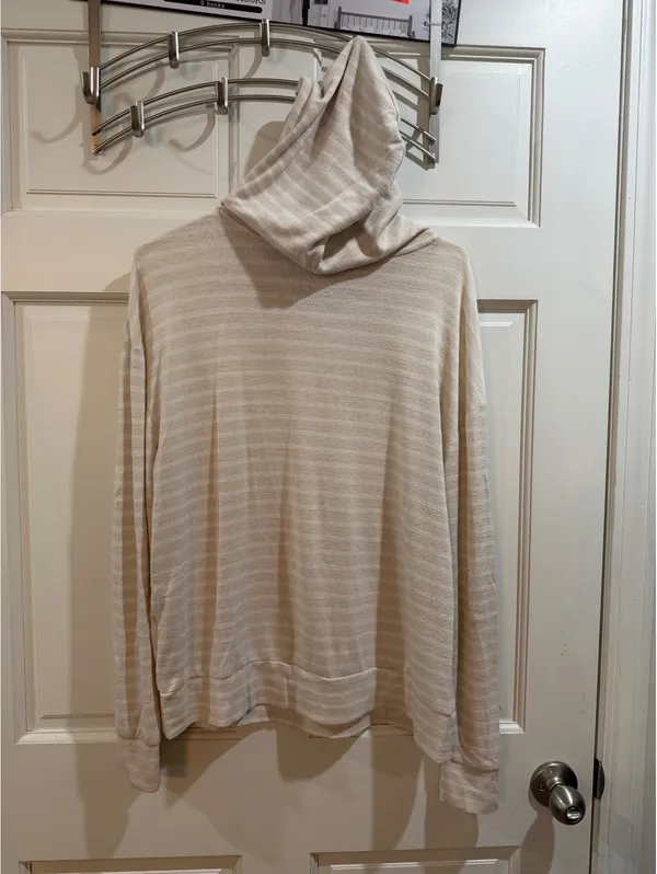 a new day Women's Lightweight Beige Striped Sweater Hoodie Size Large - Image 4