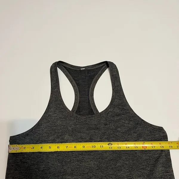 lululemon athletica Swiftly Tech Racerback 2.0 Camo Black/Grey Sage -Size 14 - Image 5