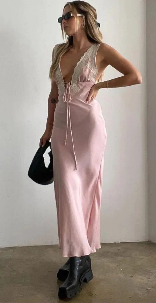 Revolve Rumored venice pink lace maxi dress. Size Medium - Image 10