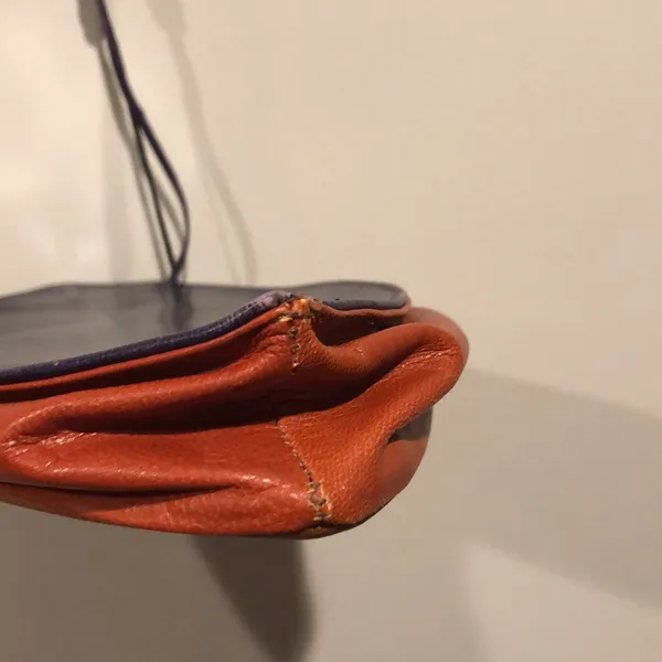 Vintage Carol Heartly Handmade Petal Shaped Crossbody Mini Bag - Image 7
