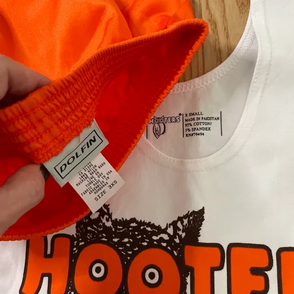 New Hooters girl Uniform Vintage tank and shorts Outfit size Xs/Xxxs - Image 6