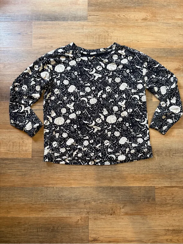 Source Unknown Black & White Halloween Print Long-Sleeve Tee - Image 3