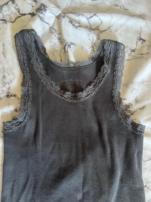 Brandy Melville Ronnie Gray Lace Tank - Image 8