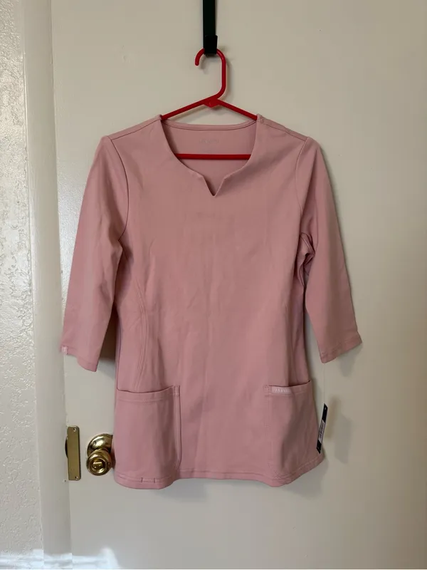 Jaanuu Zoe Slim 3/4-Sleeve Scrub Top Notched Neck Pink NWT Size S - Image 2