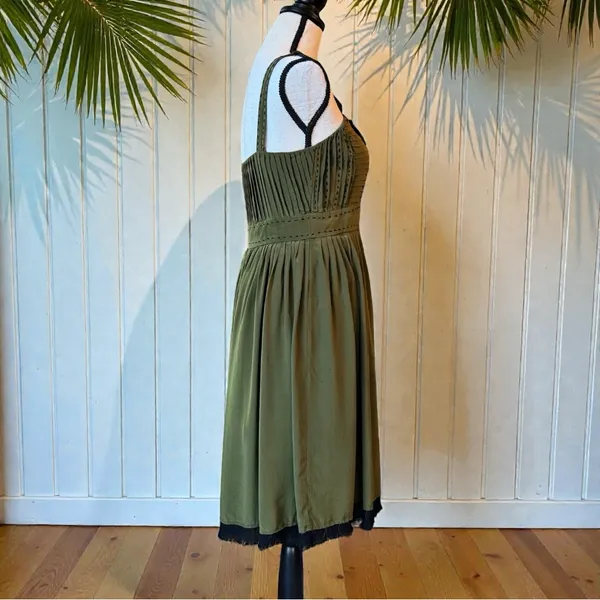 Project Alabama Olive Silk Pleated Dress – Size 6 Black Lace Bodice | Silk - Image 3