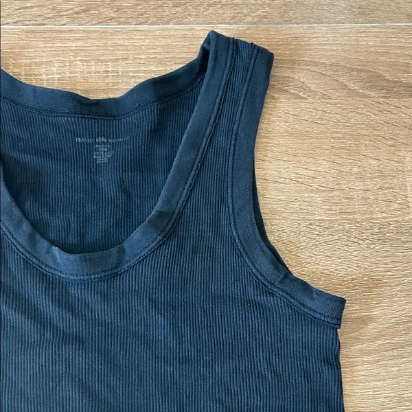 Brandy Melville Midnight Ribbed Crop Top - Image 3