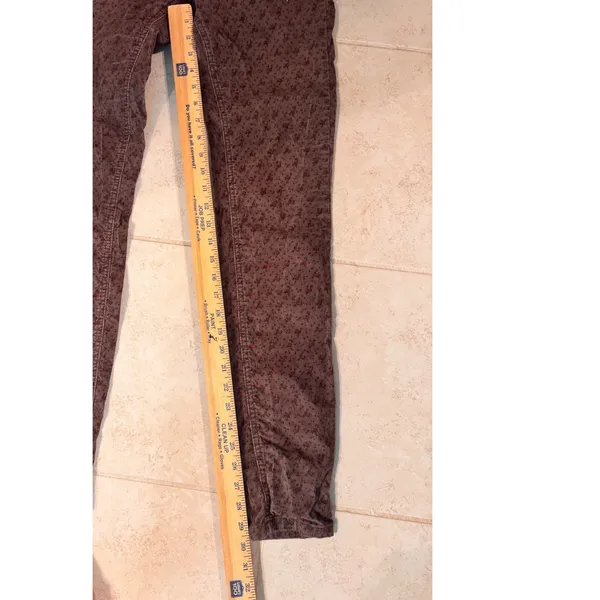Free People‎ Corduroy Skinny Pants Brown Floral Print Size 28 Low Rise Stretch - Image 4