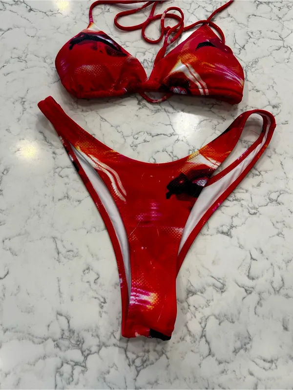 White Fox Swim Red Swirl‎ Pattern String Bikini Swimsuit Size Medium - Image 2