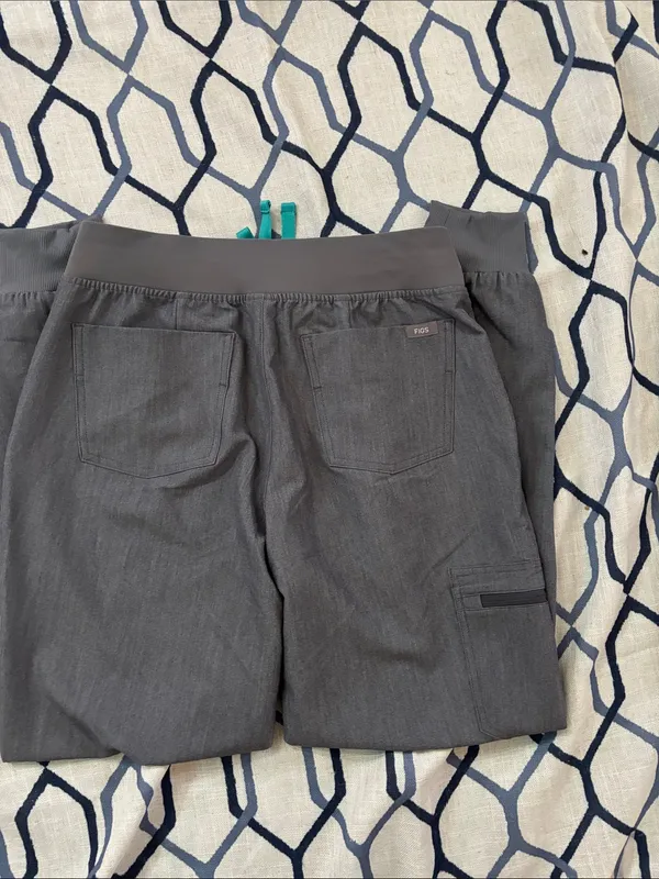 Figs Zamora Jogger Scrub Pant in Graphite size small regular NWOT - Image 3