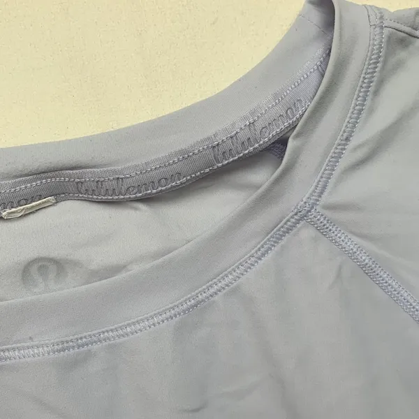 Lululemon size 6 stripe in stride Light Lavender crop Crewneck Athletic Top - Image 3