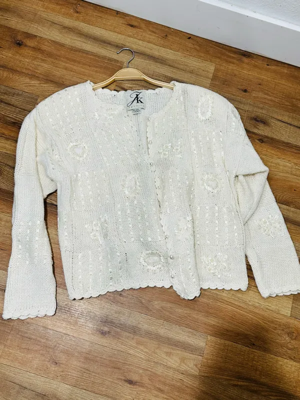 Cream Textured Button - Image 4