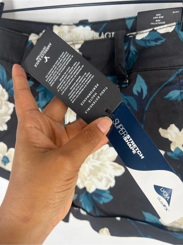 American Eagle AEO Twill Floral Midi Low Rise Shorts Size 4 NWT - Image 5