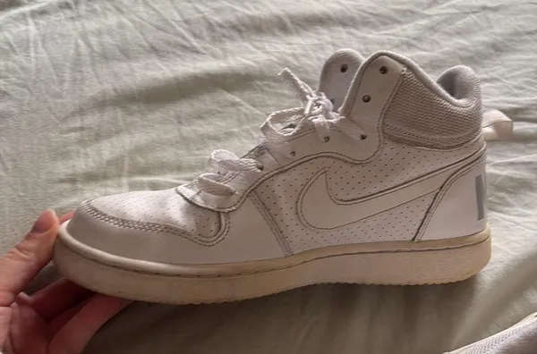NIKE Women’s Size 7 Court Borough Mid Basketball Shoes White - Image 6
