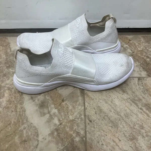 APL Athletic Shoes Techloom Bliss Slip On 7.5 - Image 5